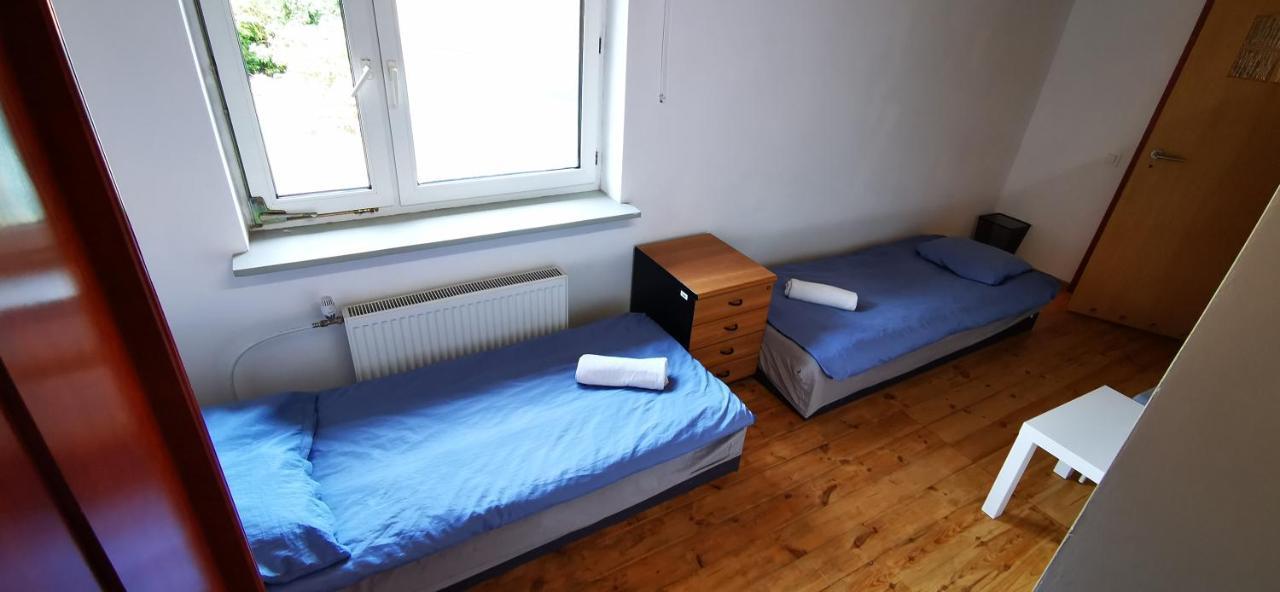 Hostel NIEDZWIADEK Warschau Buitenkant foto