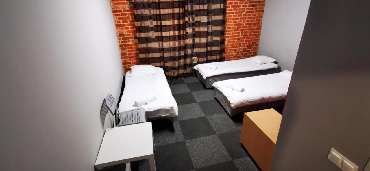 Hostel NIEDZWIADEK Warschau Buitenkant foto