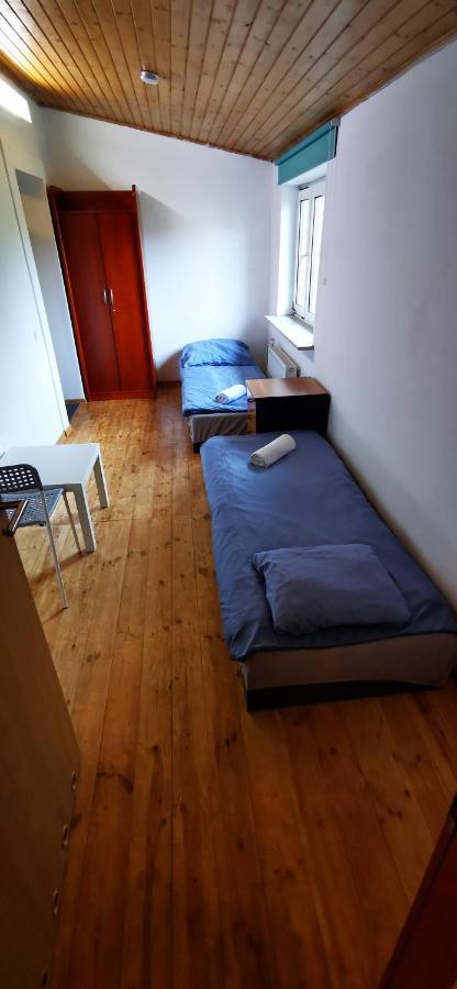 Hostel NIEDZWIADEK Warschau Buitenkant foto