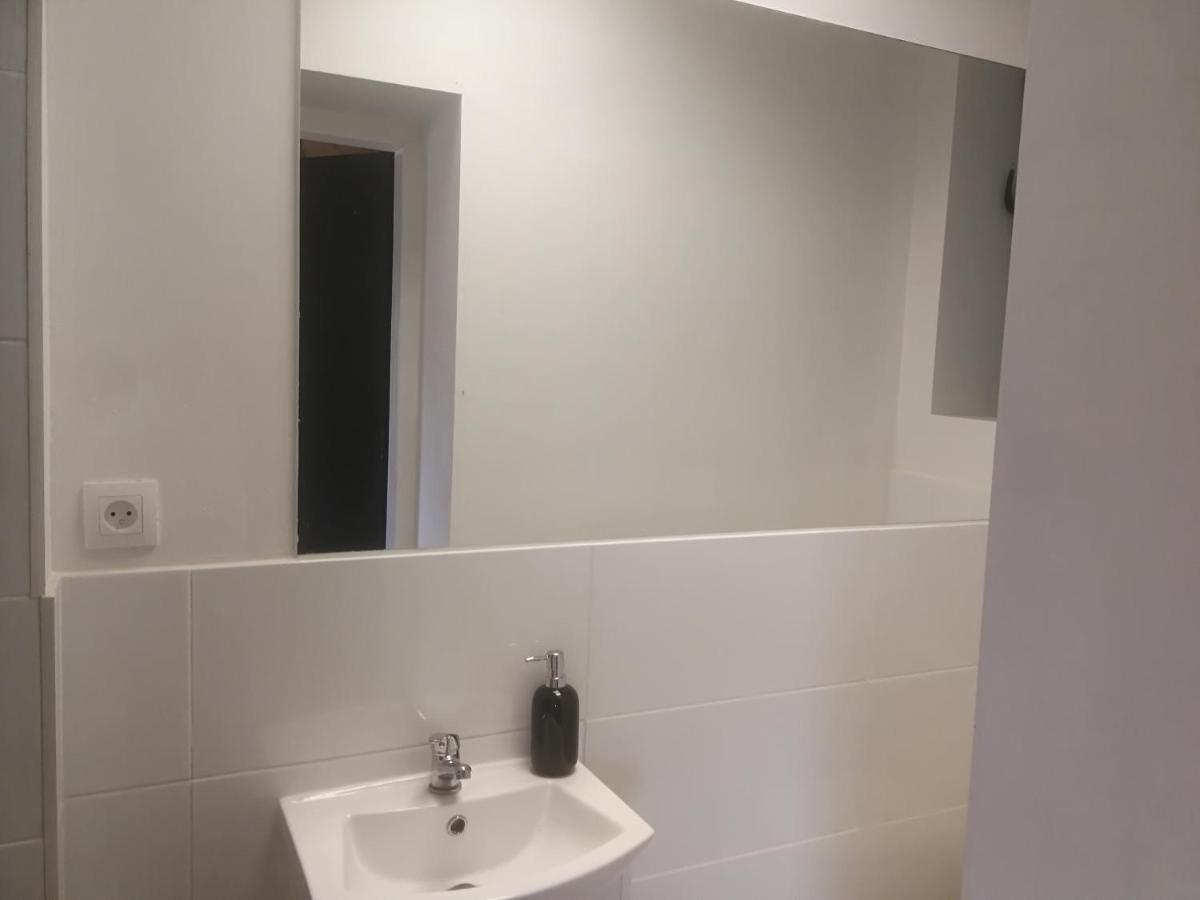 Hostel NIEDZWIADEK Warschau Buitenkant foto