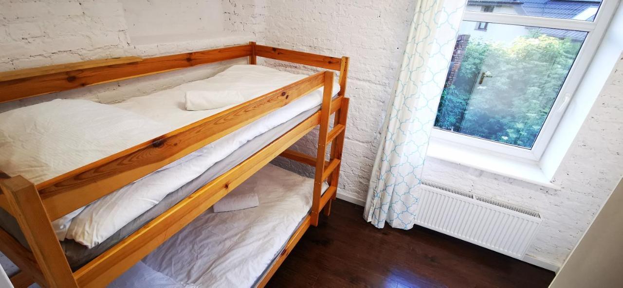 Hostel NIEDZWIADEK Warschau Buitenkant foto