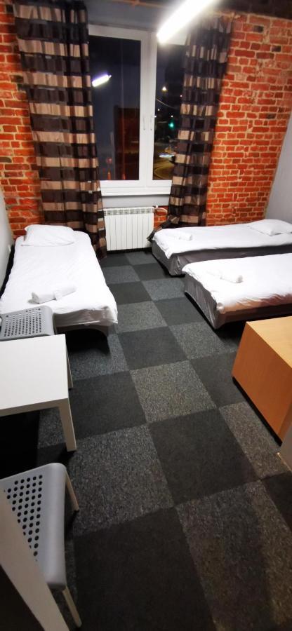 Hostel NIEDZWIADEK Warschau Buitenkant foto