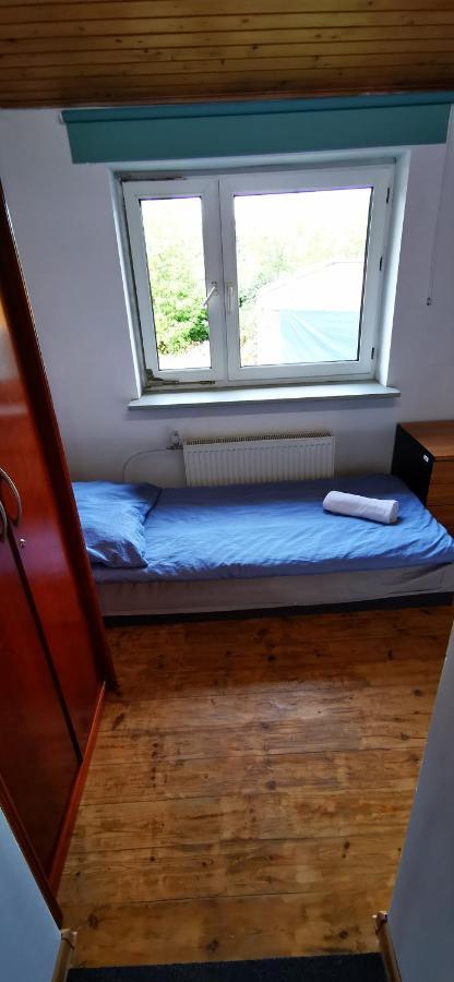 Hostel NIEDZWIADEK Warschau Buitenkant foto
