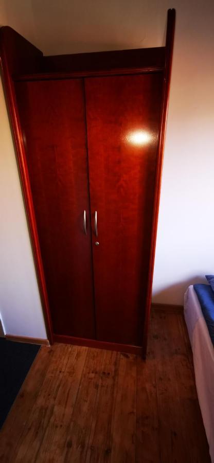 Hostel NIEDZWIADEK Warschau Buitenkant foto