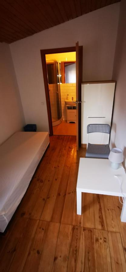 Hostel NIEDZWIADEK Warschau Buitenkant foto