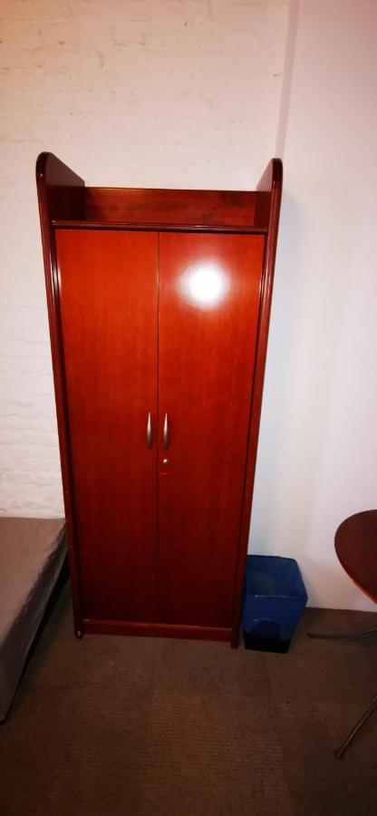 Hostel NIEDZWIADEK Warschau Buitenkant foto