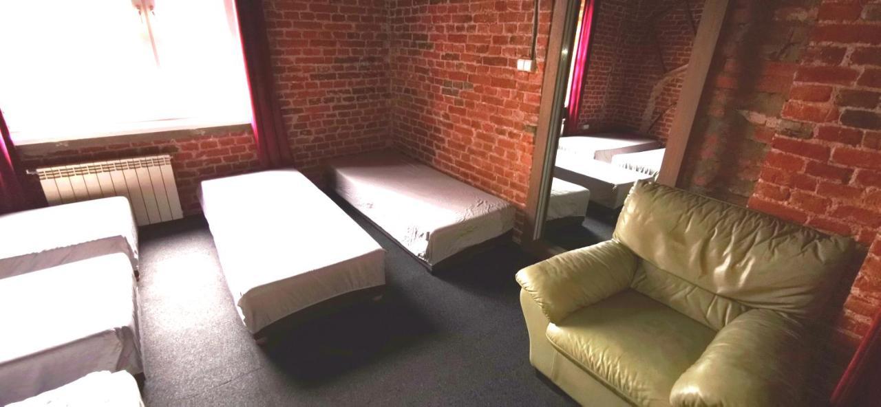 Hostel NIEDZWIADEK Warschau Buitenkant foto